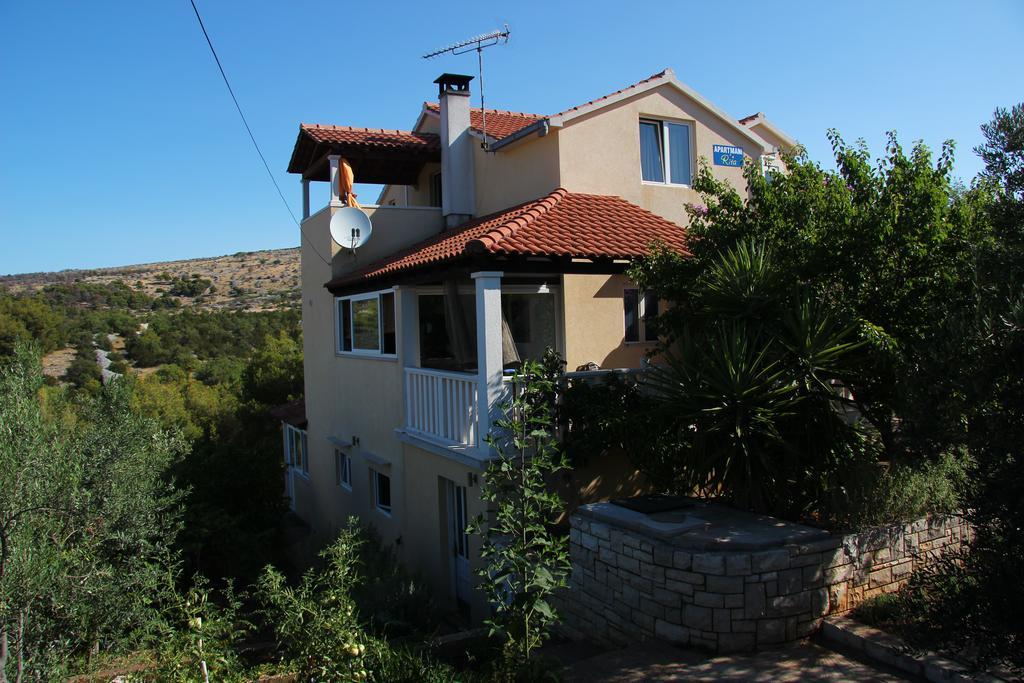 Apartmani Rita Милна Экстерьер фото