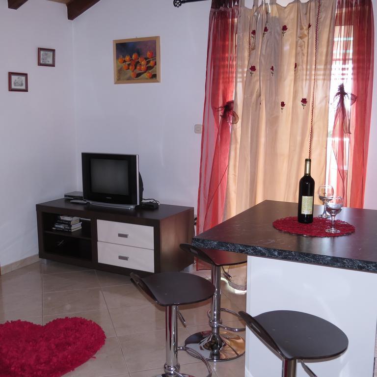 Apartmani Rita Милна Экстерьер фото