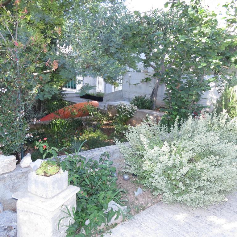 Apartmani Rita Милна Экстерьер фото