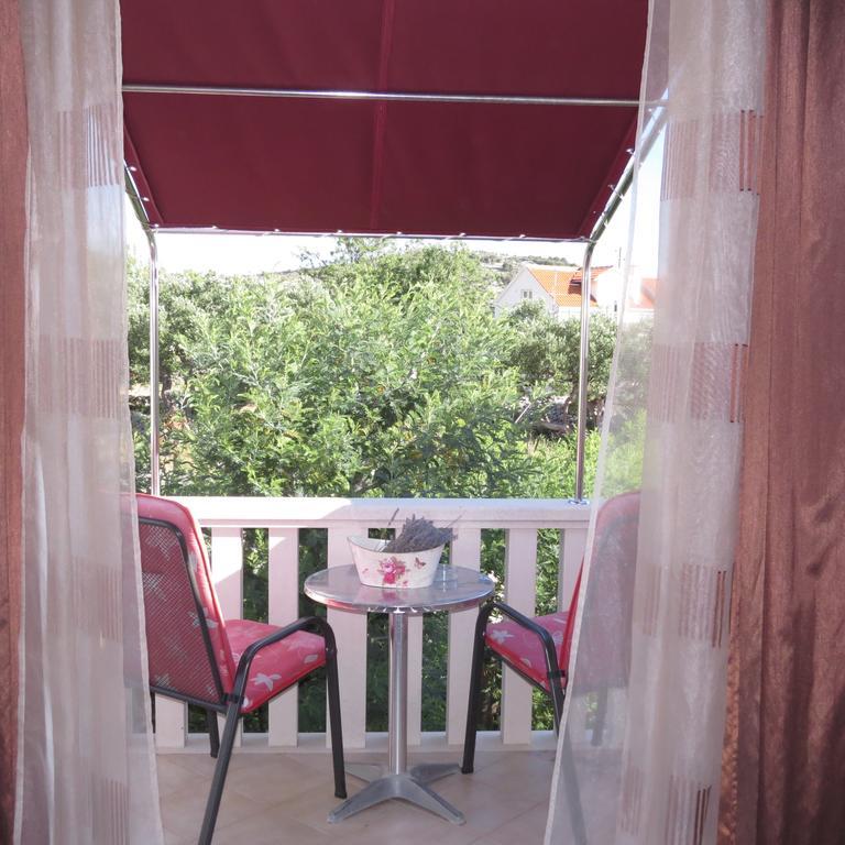 Apartmani Rita Милна Экстерьер фото